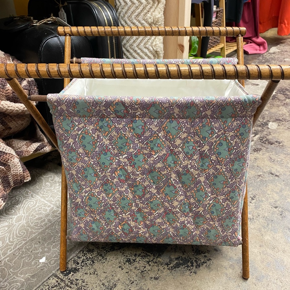 *SOLD* Vintage Cloth Organizer - Magazine/newspaper/sewing/books, etc.